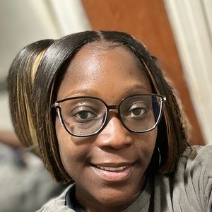 Meet your Posher, Kimberly